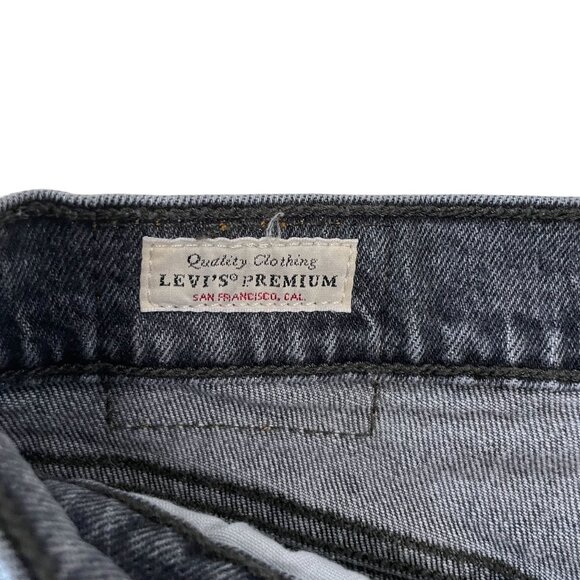 Levi's Premium Wedgie Straight Jeans Women's Size 24x26 Crop Legs Button Fly - Picture 3 of 8